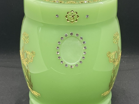 Hũ Ngọc Lưu Ly hồng