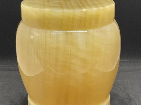 Hũ Ngọc Lưu Ly hồng